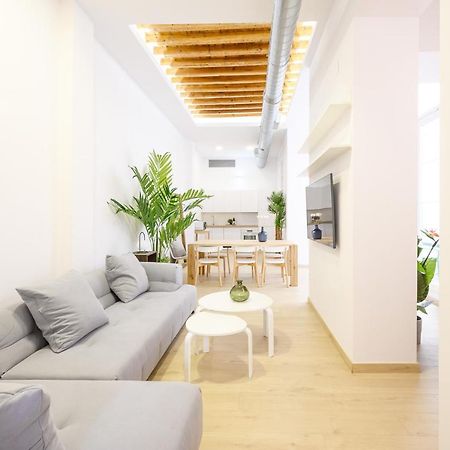 Modern 3 Bedroom, City Center With Patio & High Ceilings By 10Tosea Малага Екстер'єр фото