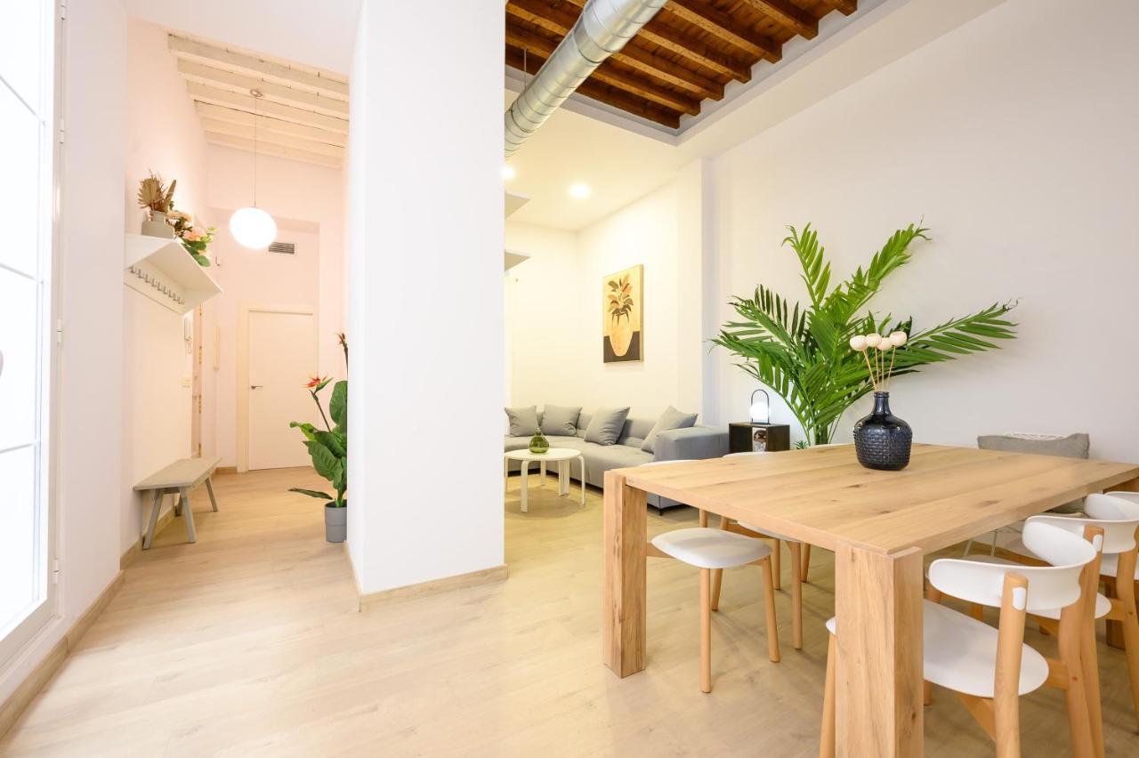 Modern 3 Bedroom, City Center With Patio & High Ceilings By 10Tosea Малага Екстер'єр фото