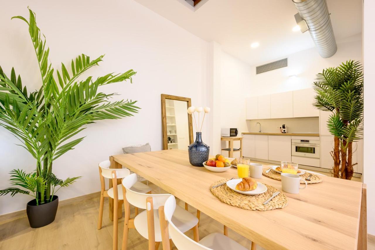 Modern 3 Bedroom, City Center With Patio & High Ceilings By 10Tosea Малага Екстер'єр фото